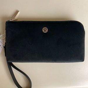 NWT Lululemon velvet velour wristlet wallet
